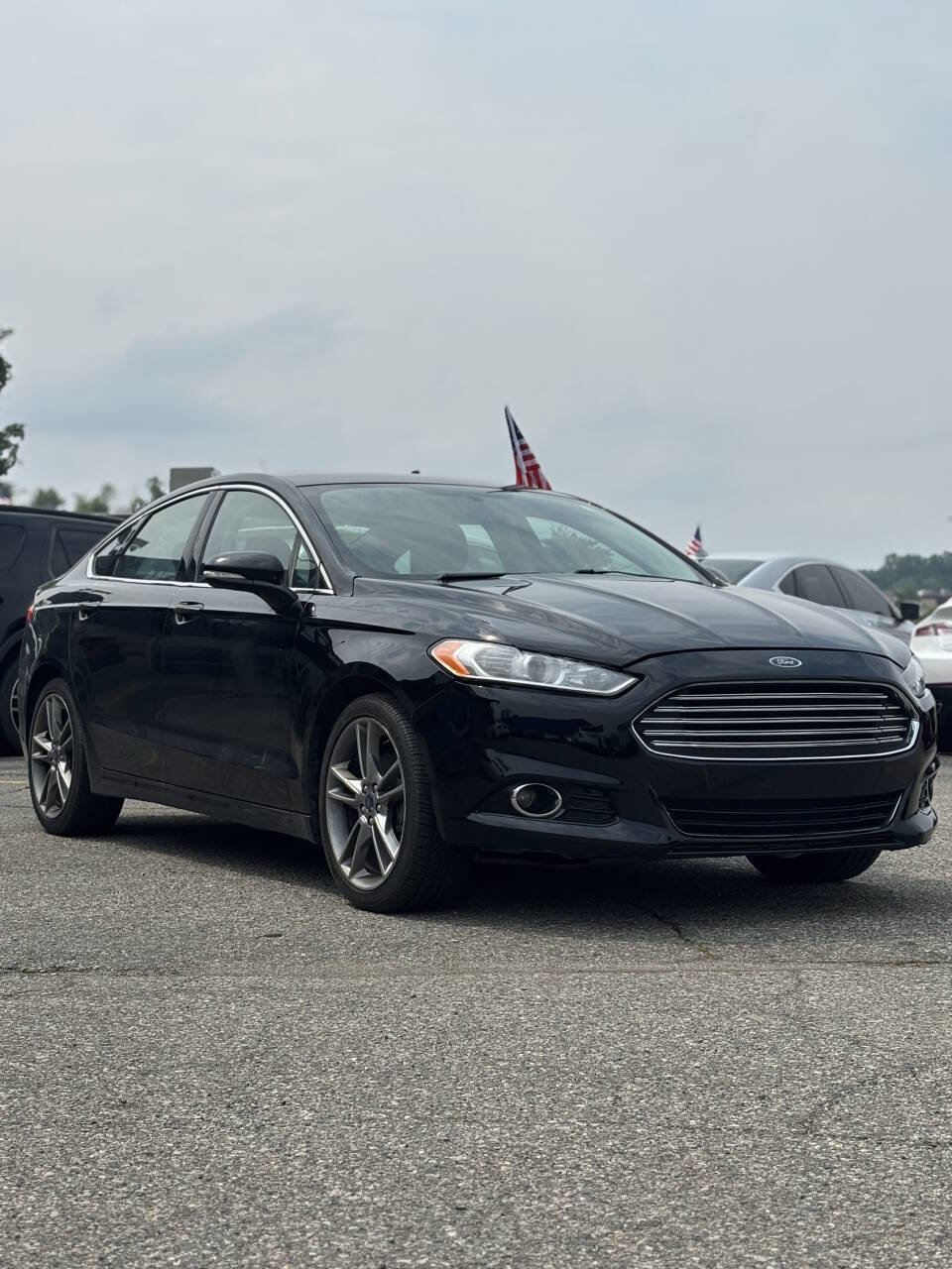 Used 2016 Ford Fusion Titanium image 3
