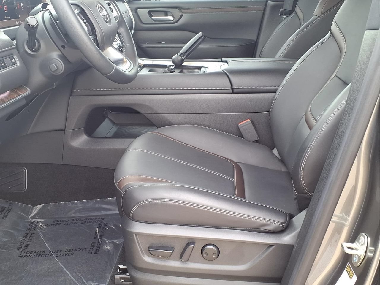 Used 2025 Nissan Armada SL AWD/4WD image 15