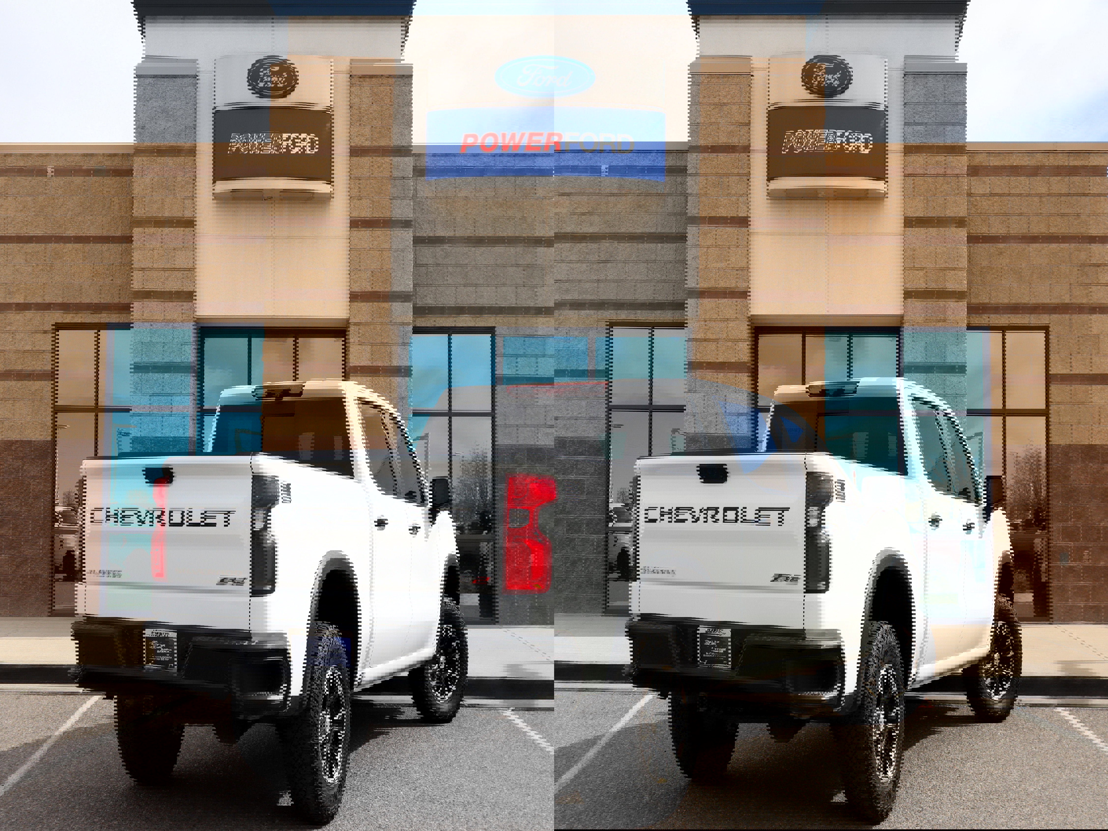 Used 2023 Chevrolet Silverado 1500 ZR2 w/ Technology Package image 6