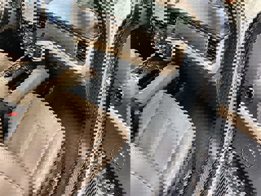 Used 2024 Ford Expedition Max Limited image 32