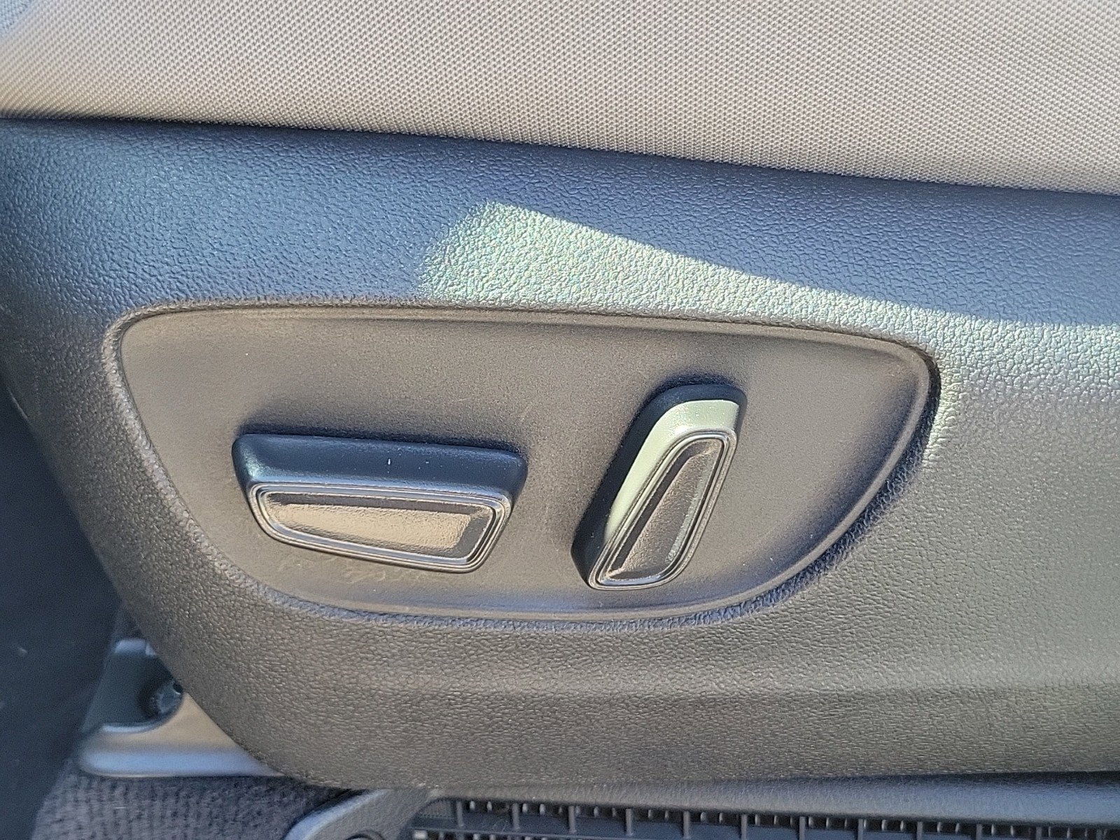 Used 2024 Toyota Sienna LE image 23