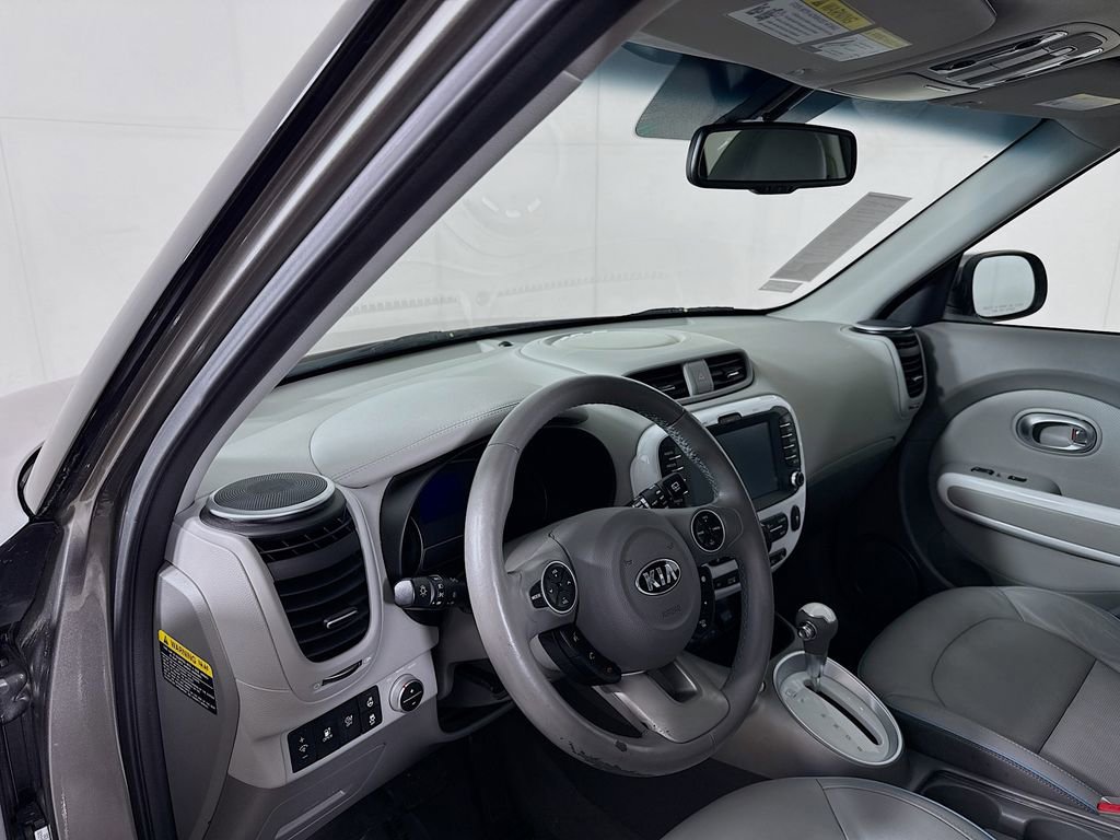 Used 2016 Kia Soul EV + w/ Sun & Fun Package image 11