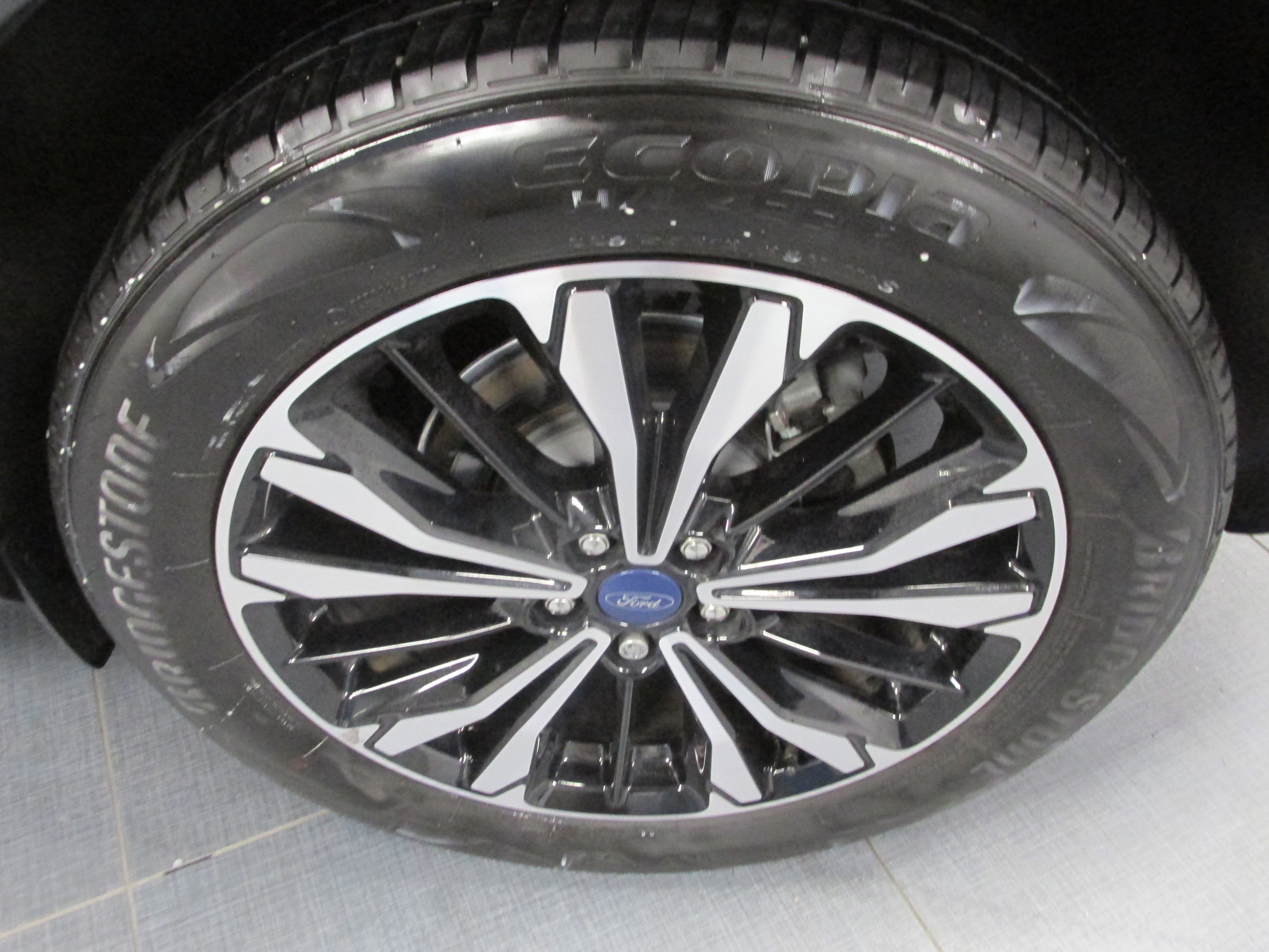 Used 2022 Ford Escape SEL w/ SEL Stealth AWD Package image 12