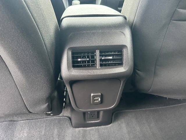 Used 2024 Chevrolet Equinox LT FWD image 16