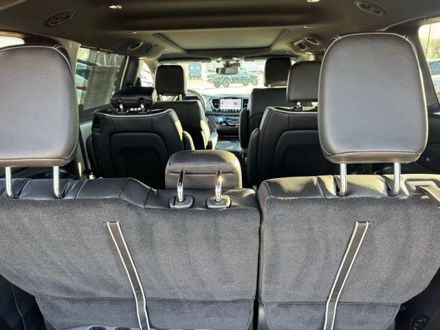 New 2026 Chrysler Pacifica Limited w/ S Appearance Package image 41