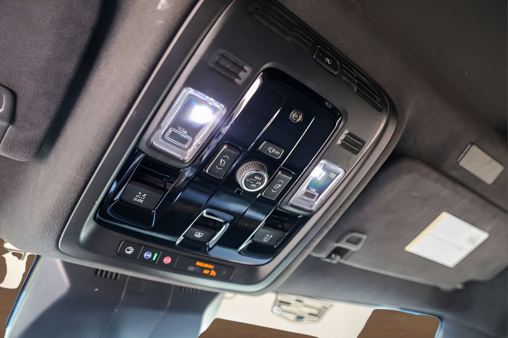 Certified 2025 Cadillac Escalade ESV Sport Platinum AWD/4WD image 20
