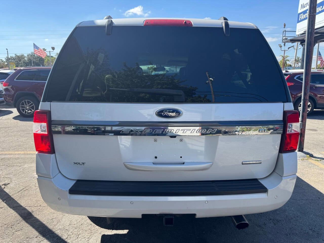 Used 2016 Ford Expedition EL XLT w/ Equipment Group 202A image 4