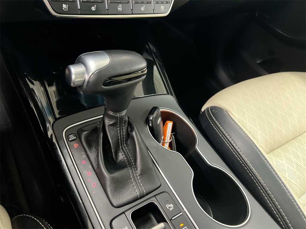 Used 2018 Kia Sorento SX image 17