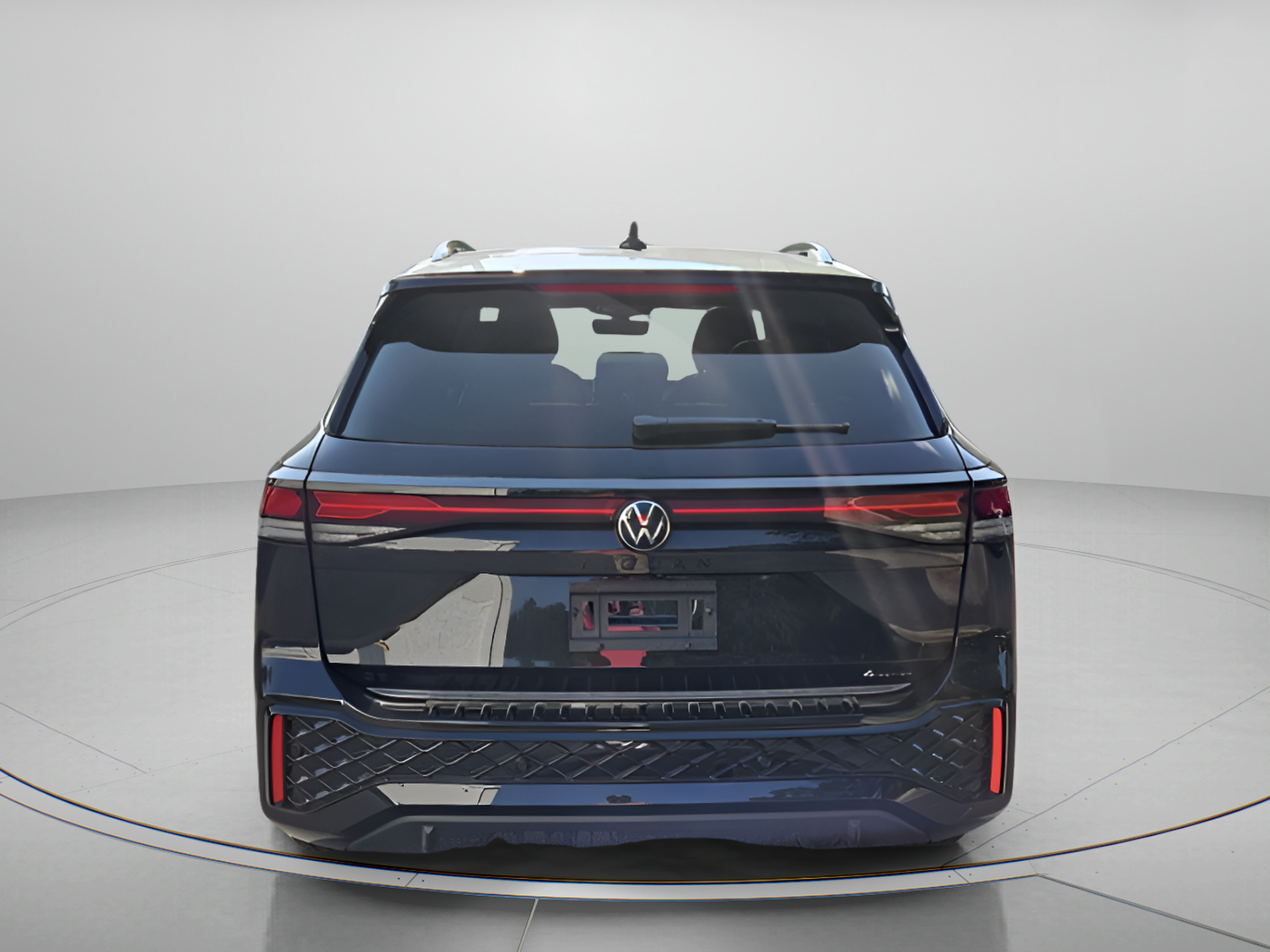 Certified 2026 Volkswagen Tiguan SE R-Line AWD/4WD image 4