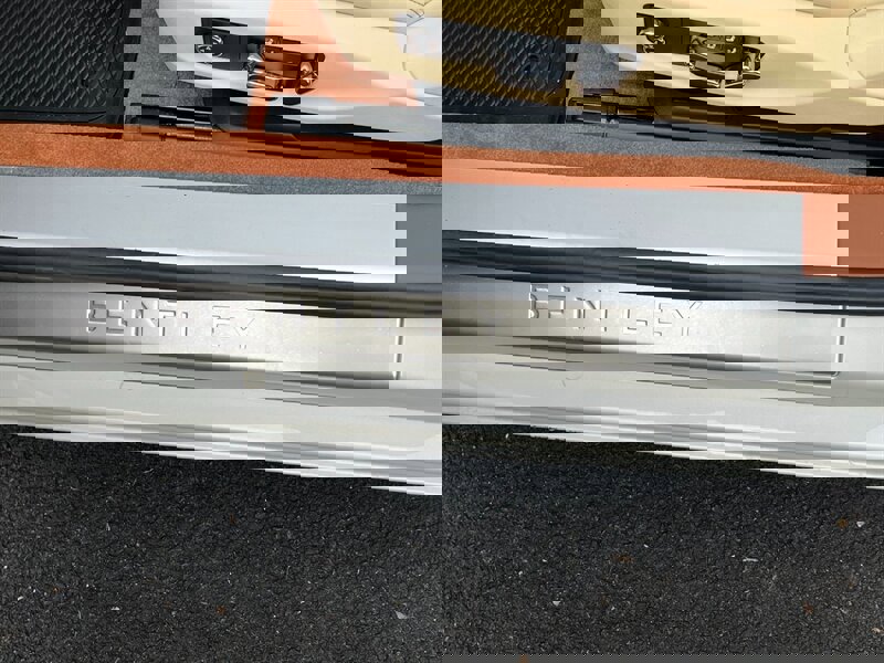 Used 2023 Bentley Continental GT image 30