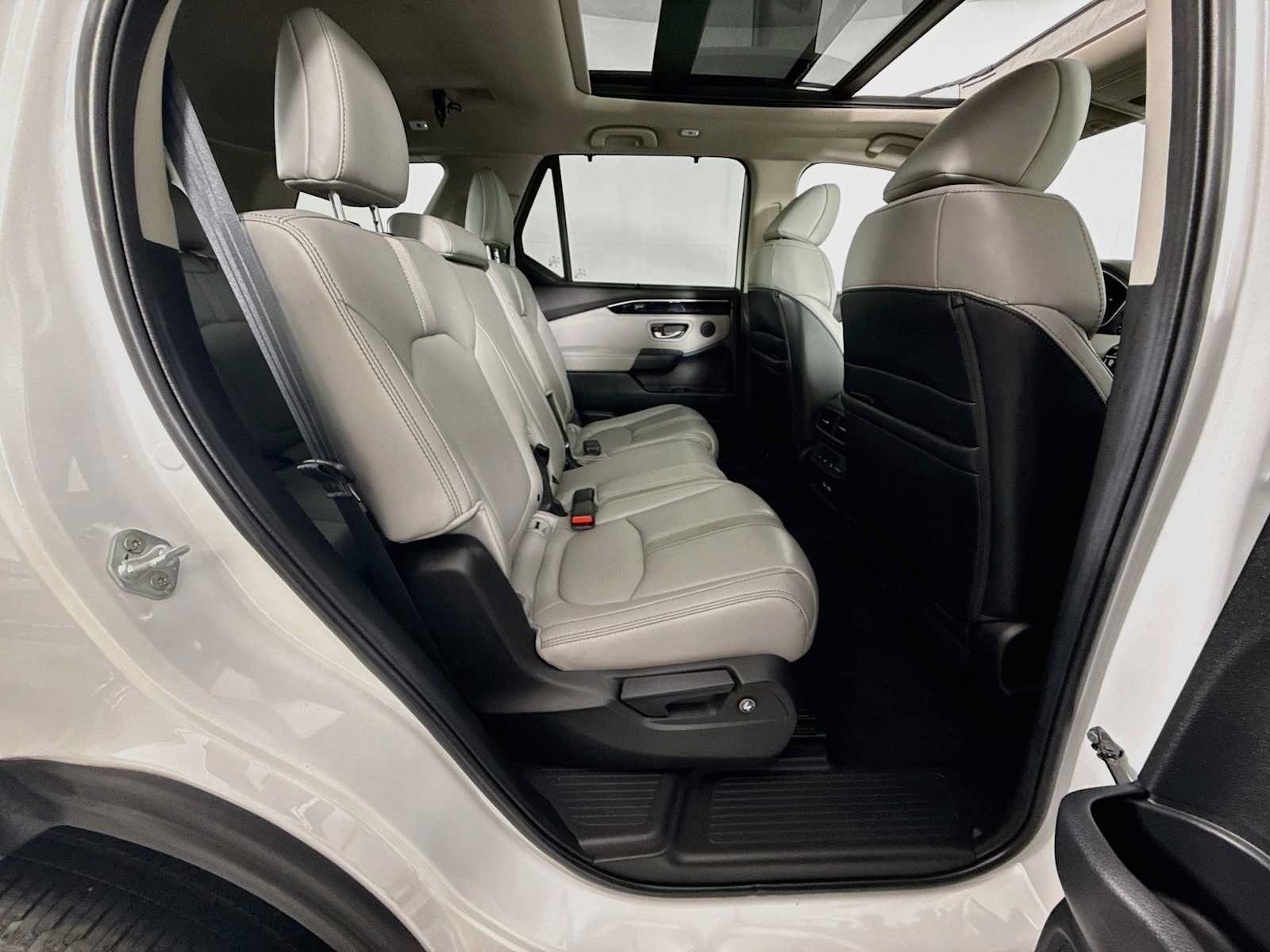 Used 2023 Honda Pilot Touring image 28