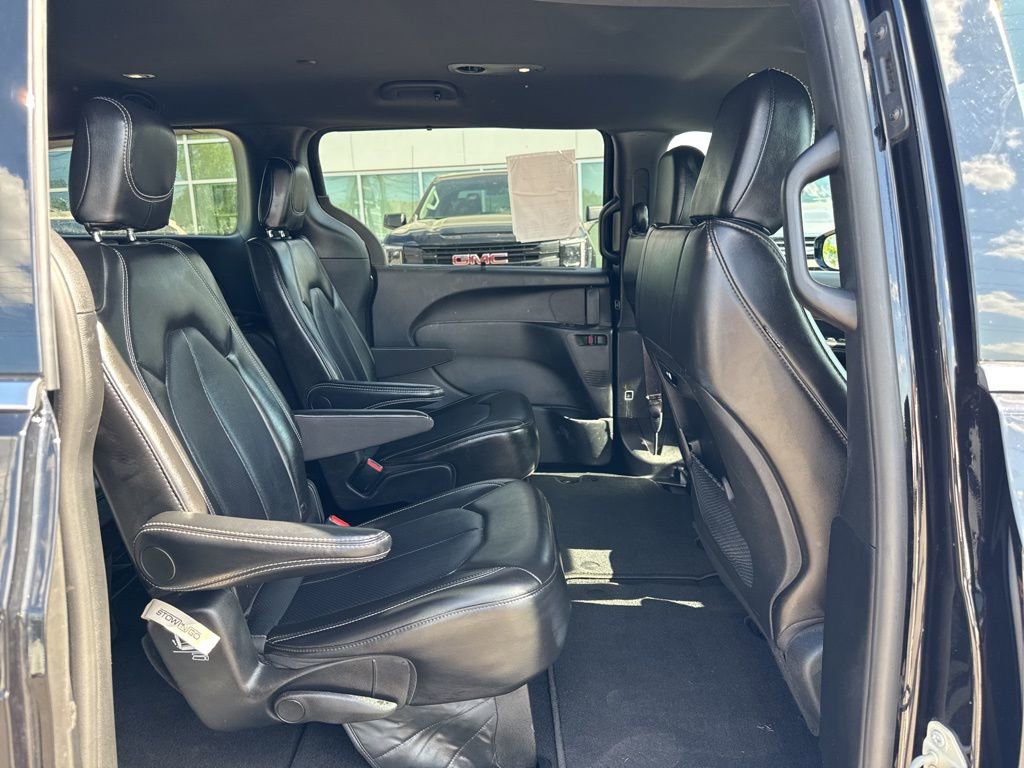Used 2025 Chrysler Pacifica Select FWD image 22