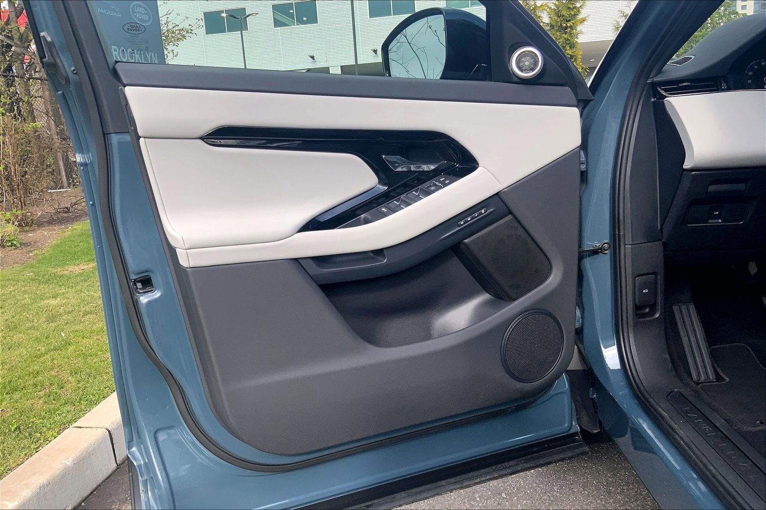 Used 2026 Land Rover Range Rover Evoque S image 21