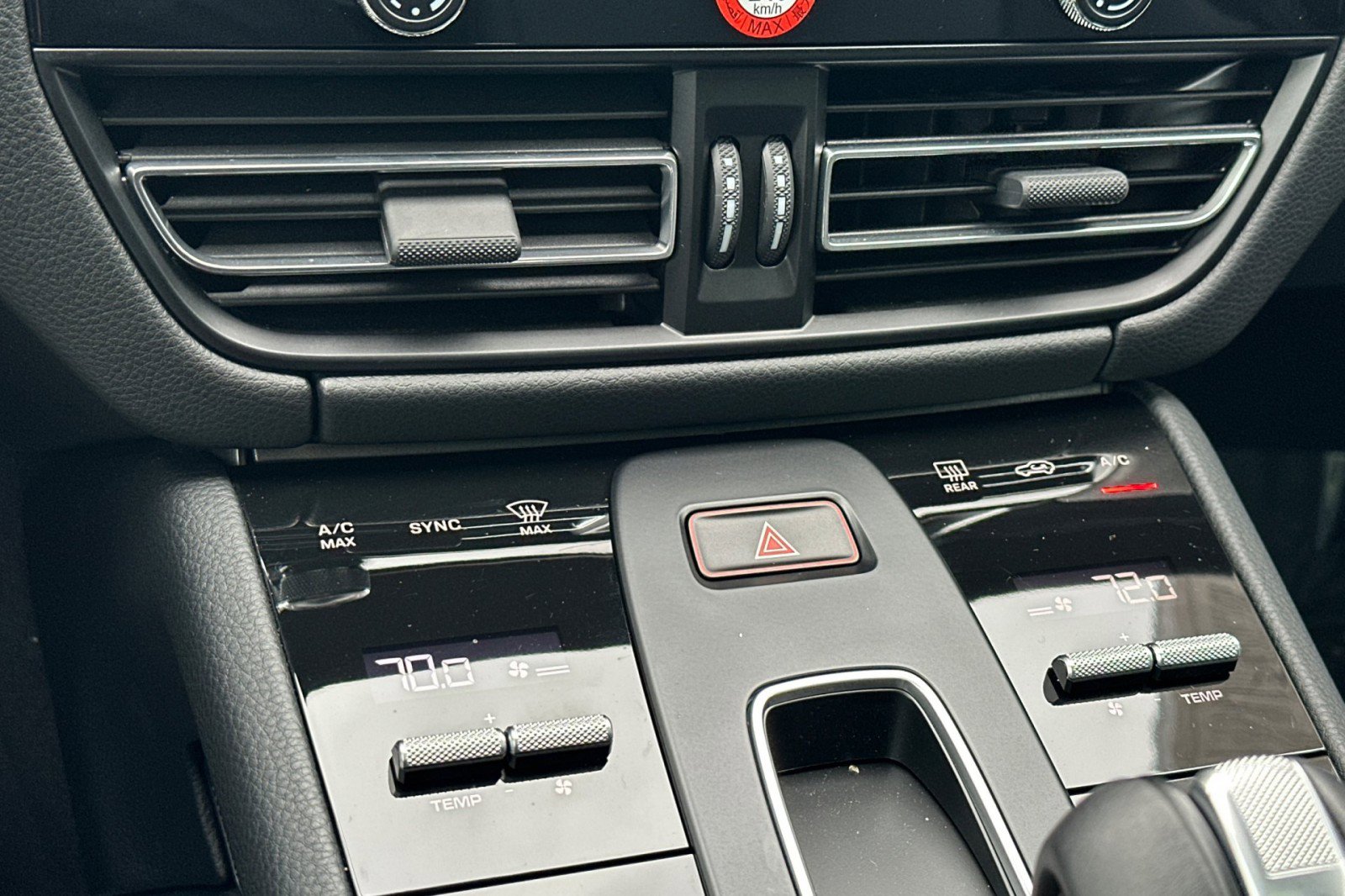 Used 2025 Porsche Macan image 21