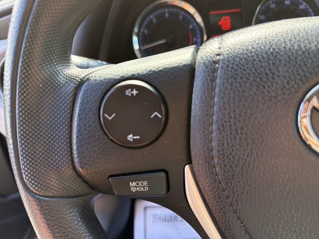 Used 2019 Toyota Corolla LE w/ Carpet Mat Package (TMS) FWD image 19