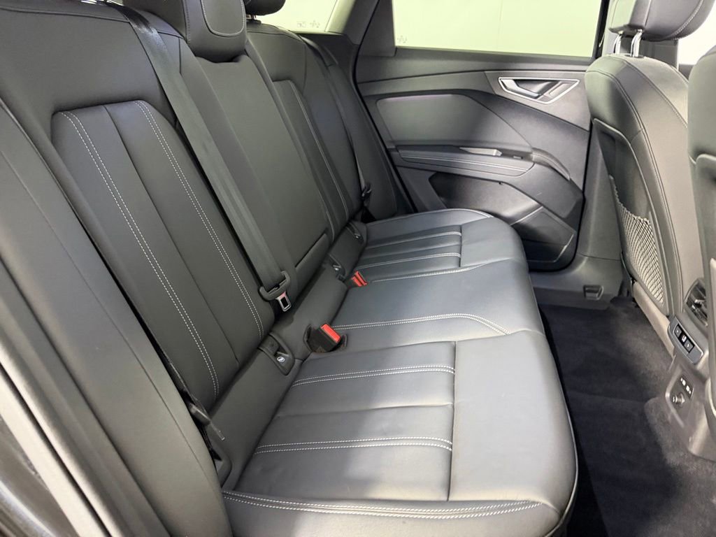 Used 2024 Audi Q4 e-tron Premium Plus w/ Premium Plus AWD/4WD image 31
