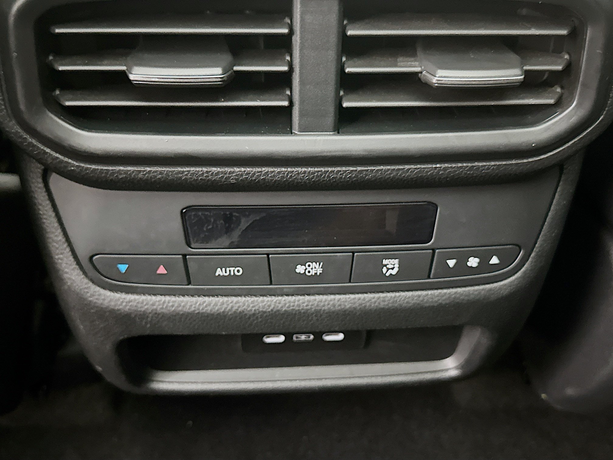 Used 2024 Honda Pilot Touring image 28