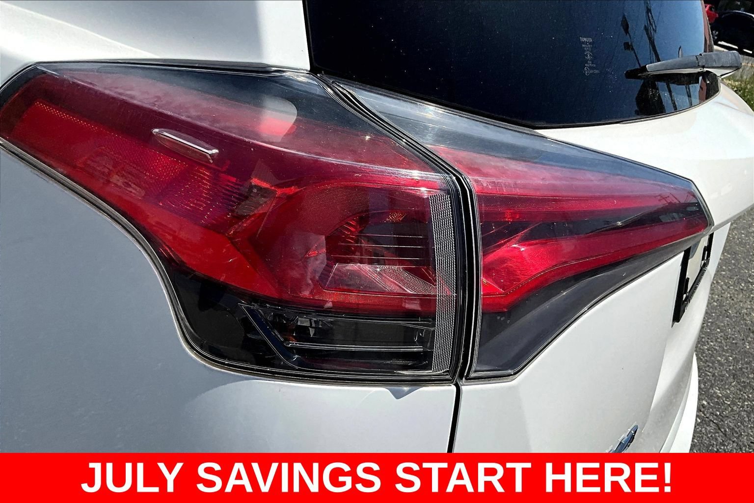 Used 2018 Toyota RAV4 LE w/ All Weather Liner Package AWD/4WD image 30