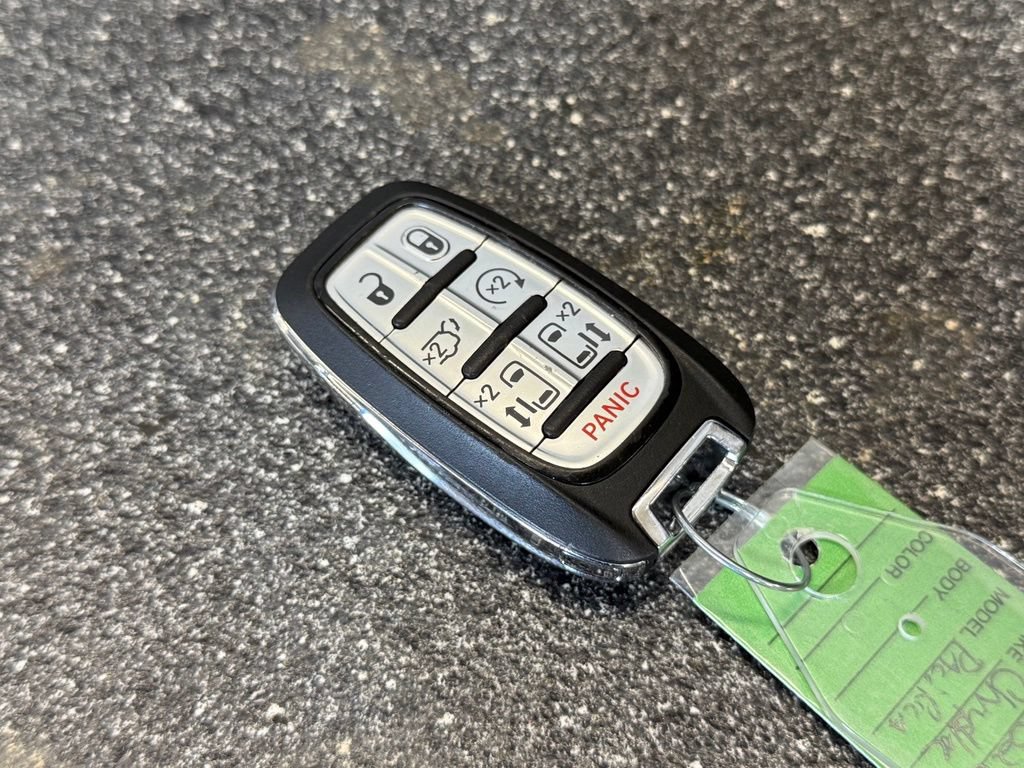 Used 2026 Chrysler Pacifica Select FWD image 44
