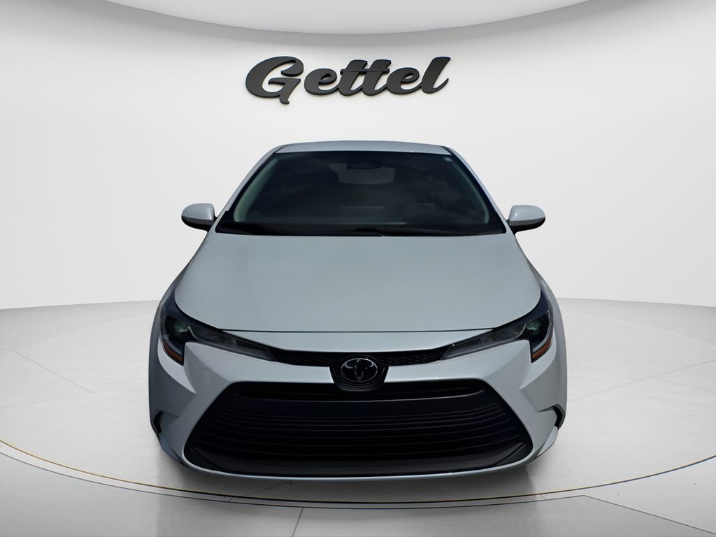 Used 2026 Toyota Corolla LE FWD image 2