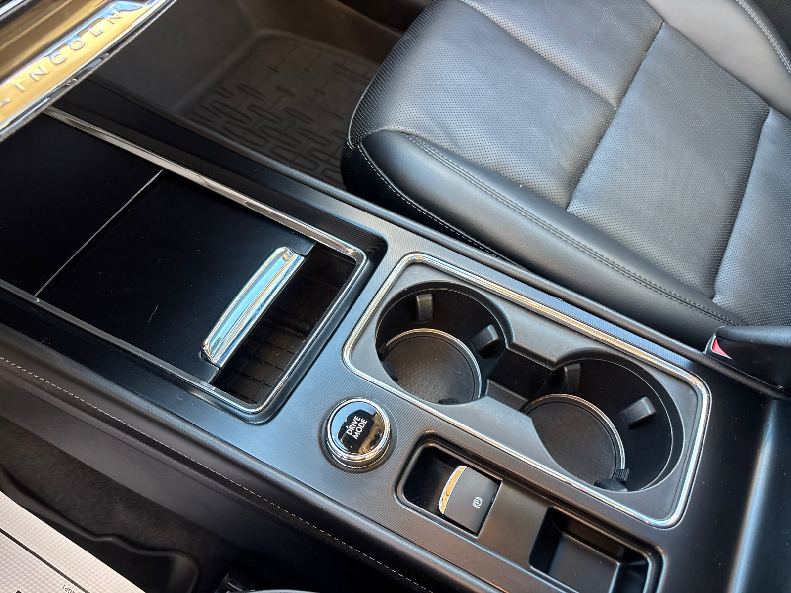 Certified 2023 Lincoln Corsair AWD w/ Equipment Group 101A image 21
