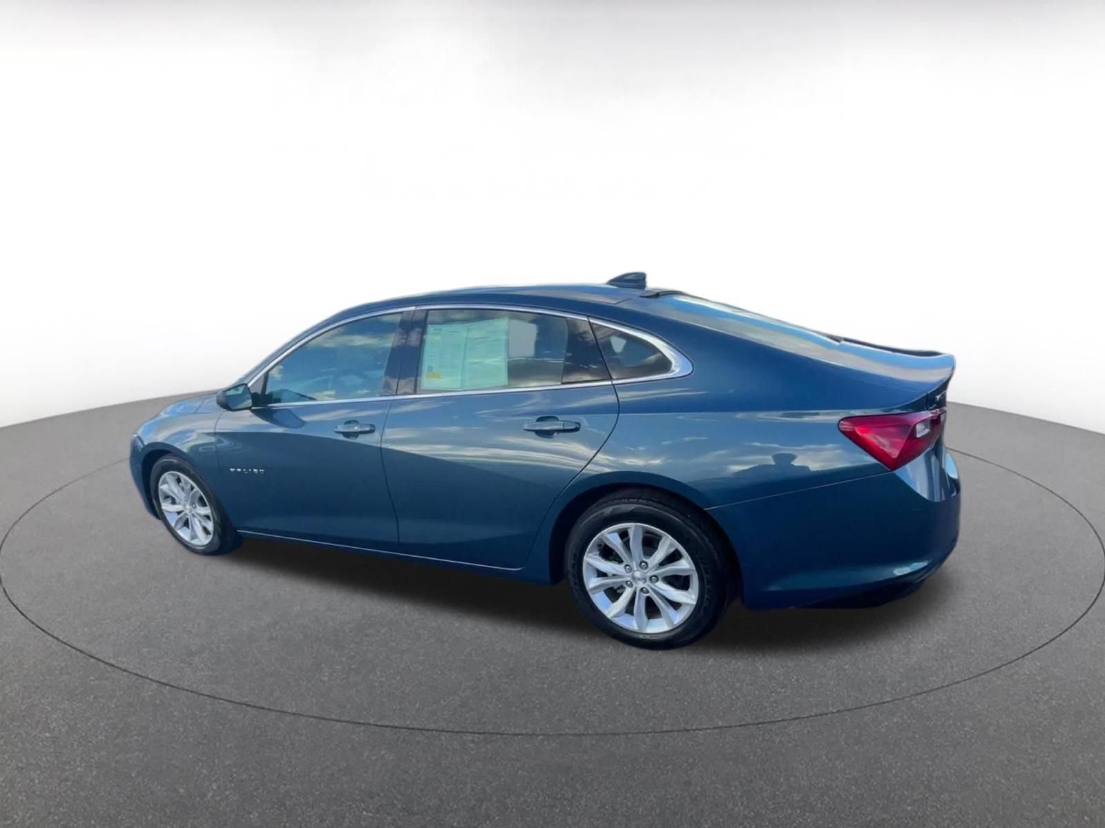 Used 2024 Chevrolet Malibu LT FWD image 8