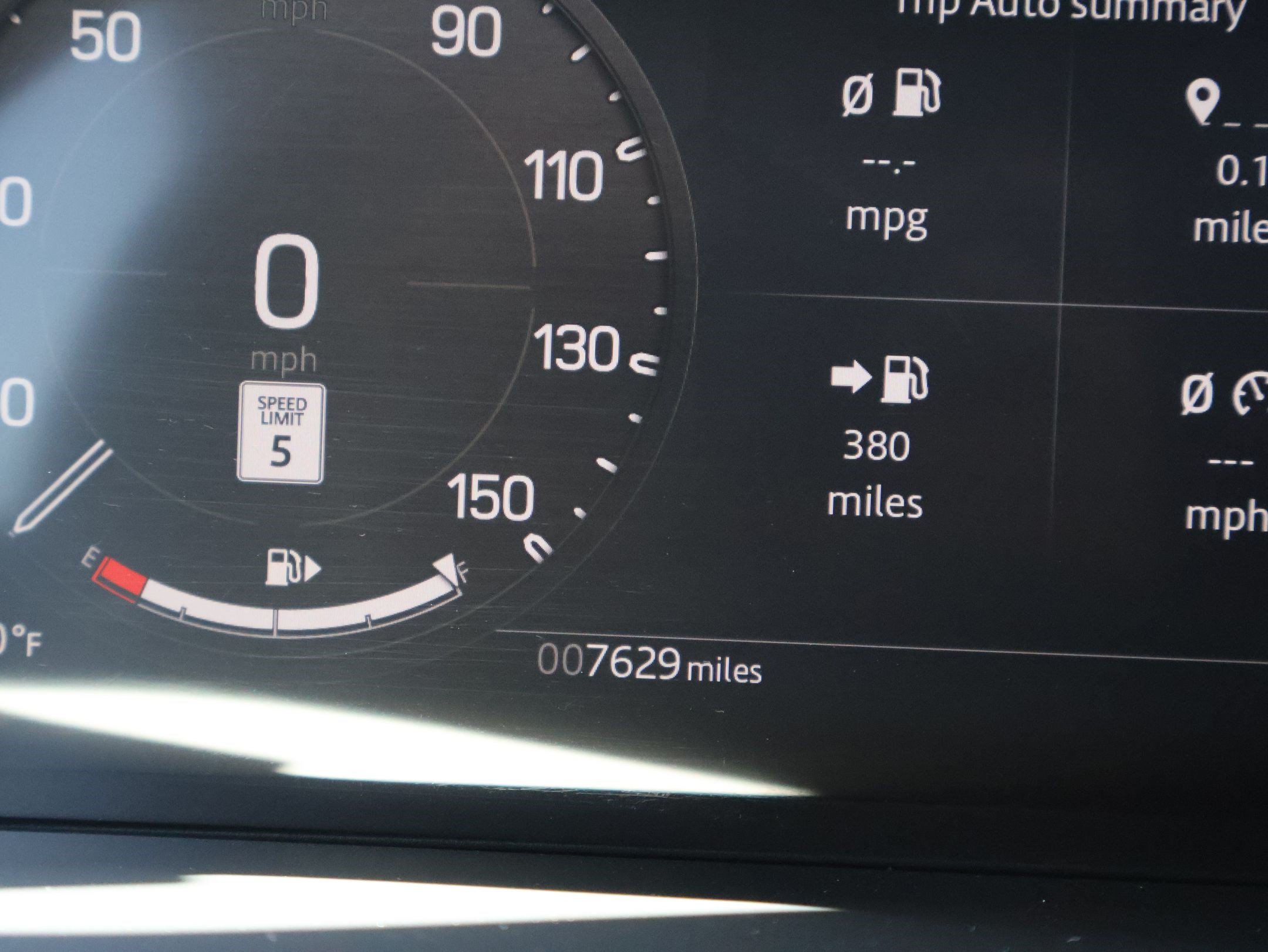 Certified 2025 Land Rover Defender 130 X-Dynamic SE AWD/4WD image 20