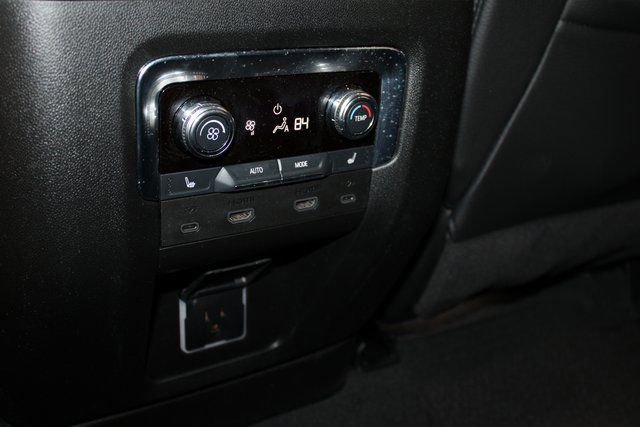 Used 2025 GMC Yukon Denali w/ Advanced Technology Package image 13