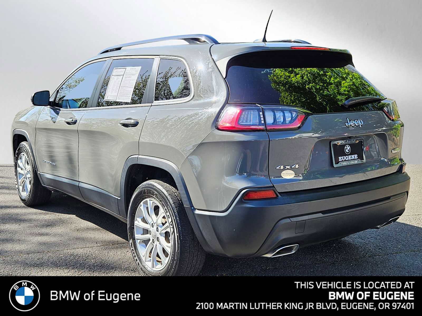 Used 2022 Jeep Cherokee Latitude Lux w/ Sun & Sound Group AWD/4WD image 5
