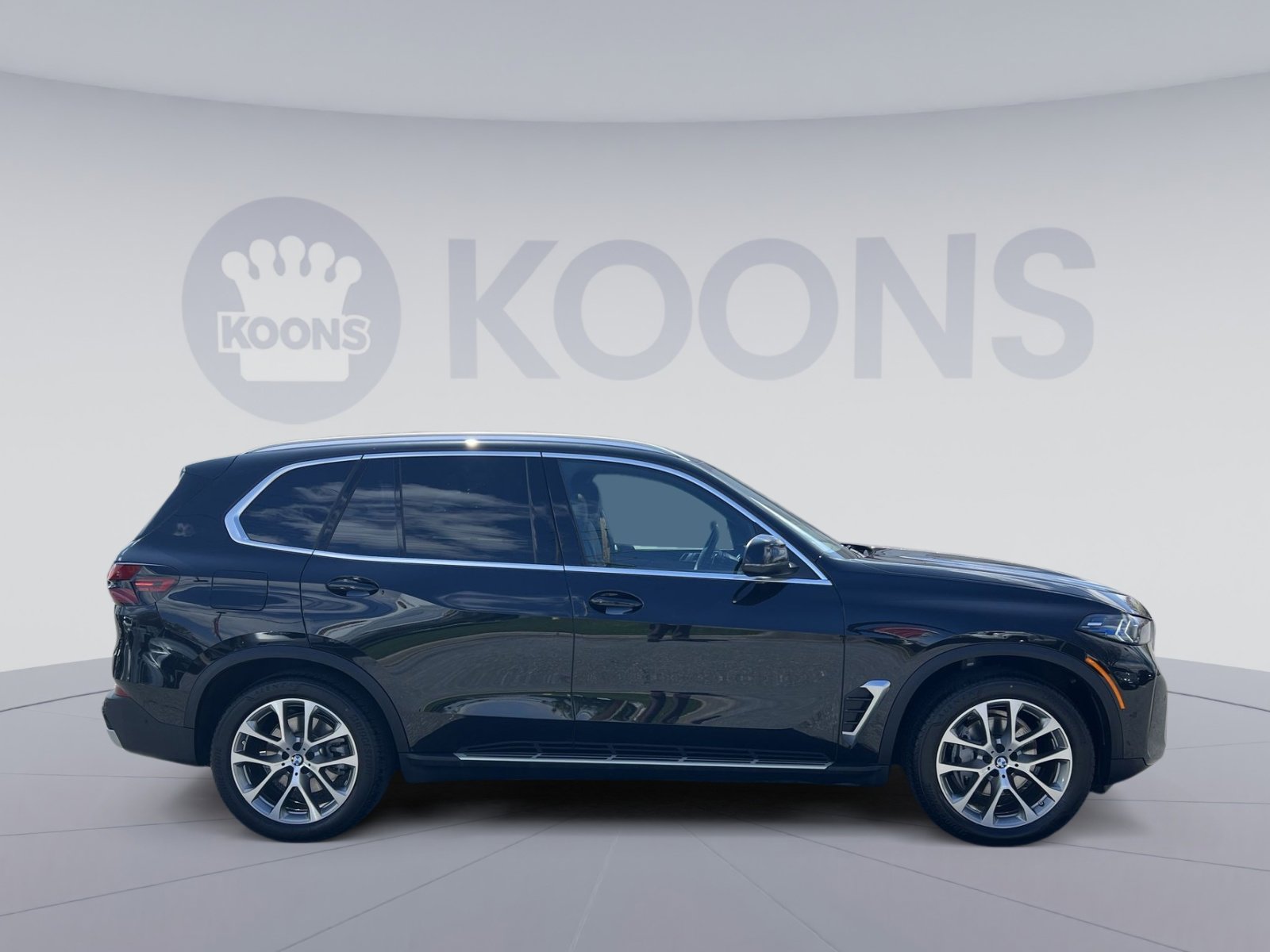 Used 2024 BMW X5 xDrive40i w/ Executive Package image 8