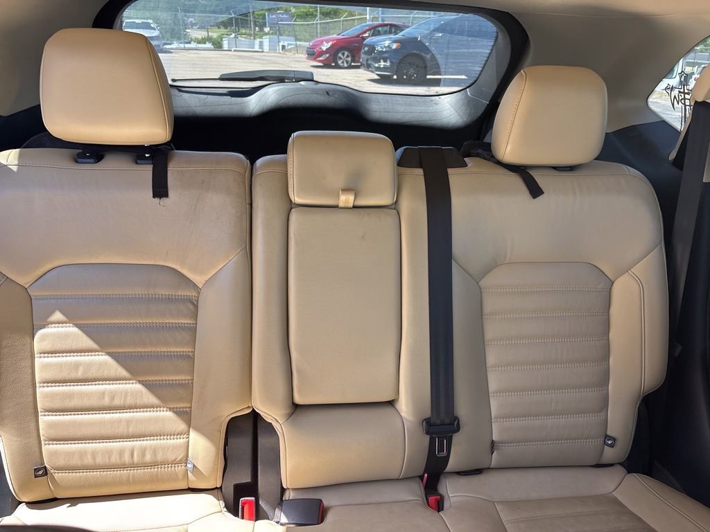 Used 2016 Ford Edge SEL w/ Equipment Group 201A FWD image 9