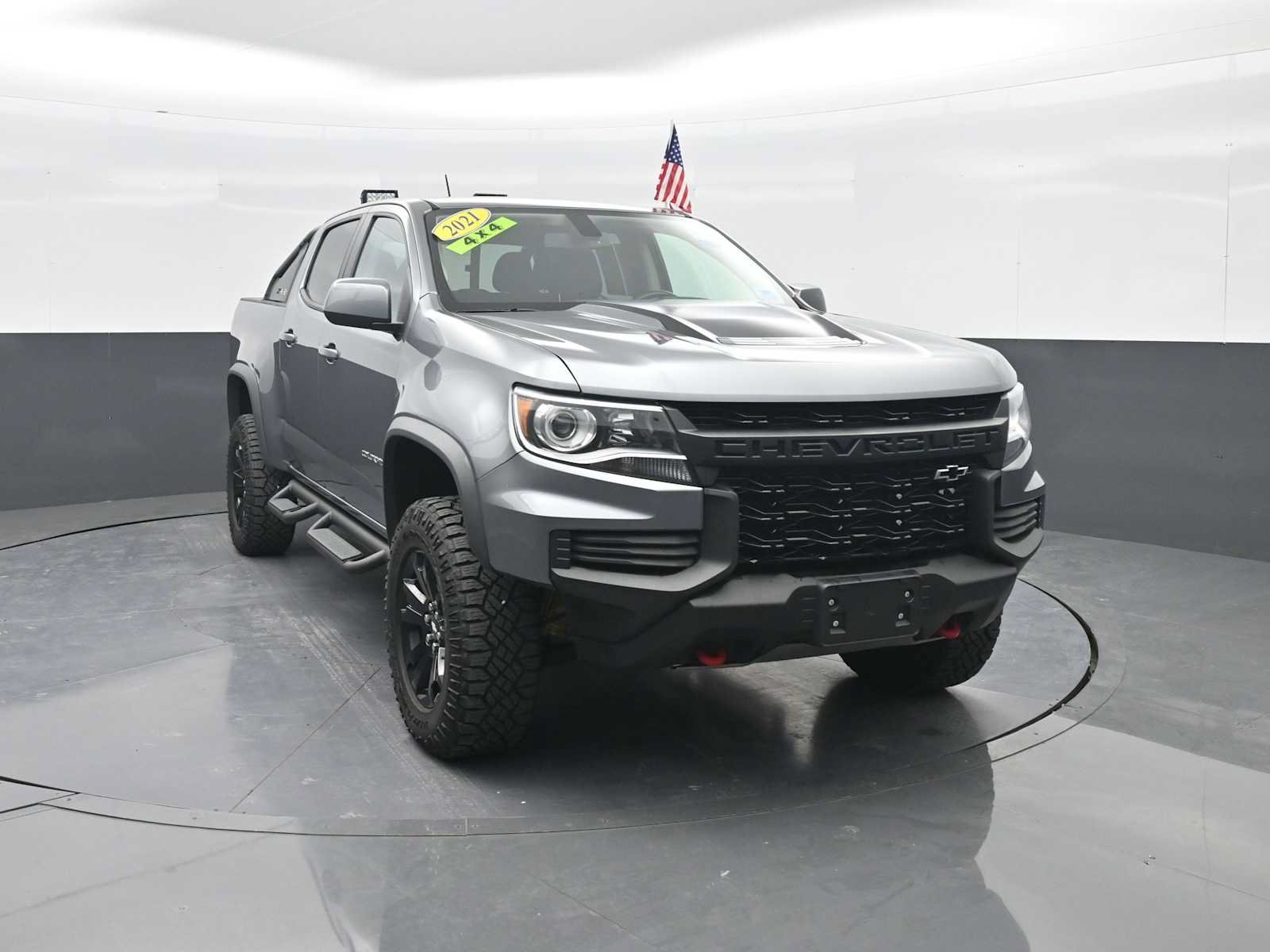 Used 2021 Chevrolet Colorado ZR2 w/ ZR2 Dusk Special Edition AWD/4WD image 2
