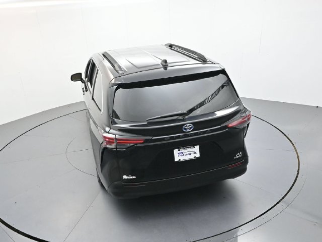 Used 2021 Toyota Sienna XLE FWD image 40