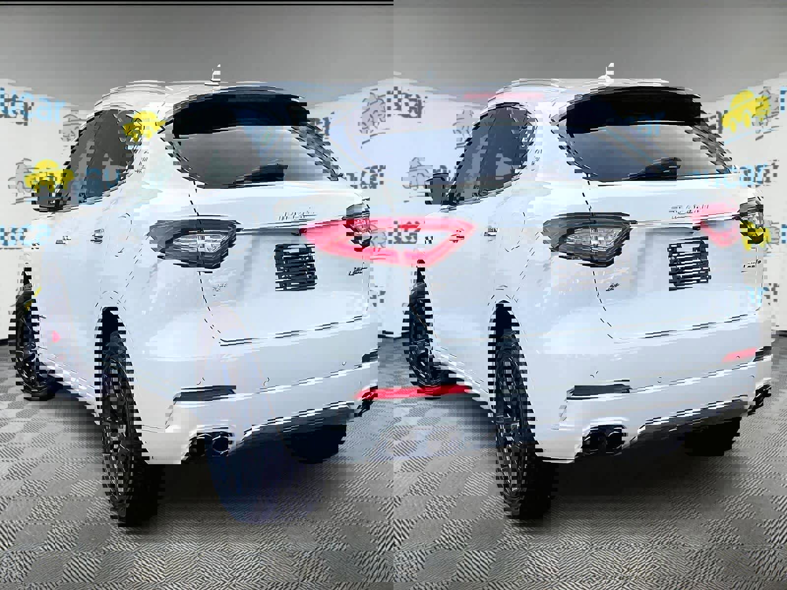 Used 2018 Maserati Levante GranLusso image 4