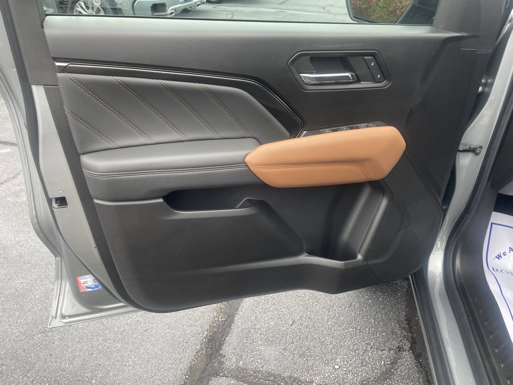 Certified 2024 GMC Canyon AT4 w/ Technology Package image 11