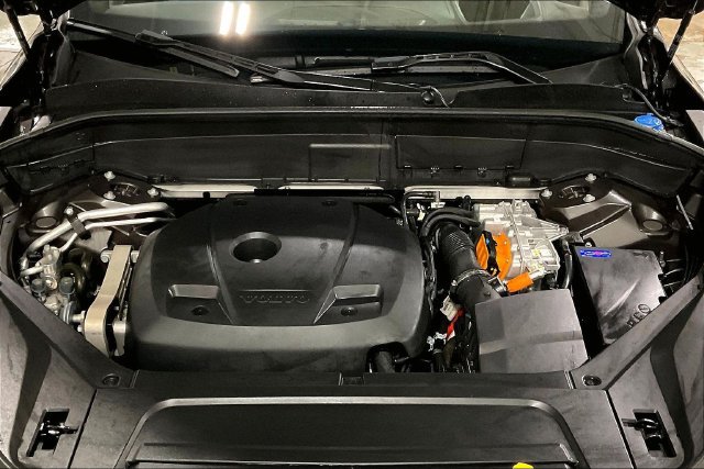 Certified 2024 Volvo XC90 T8 Ultimate w/ Protection Package Premier AWD/4WD image 13
