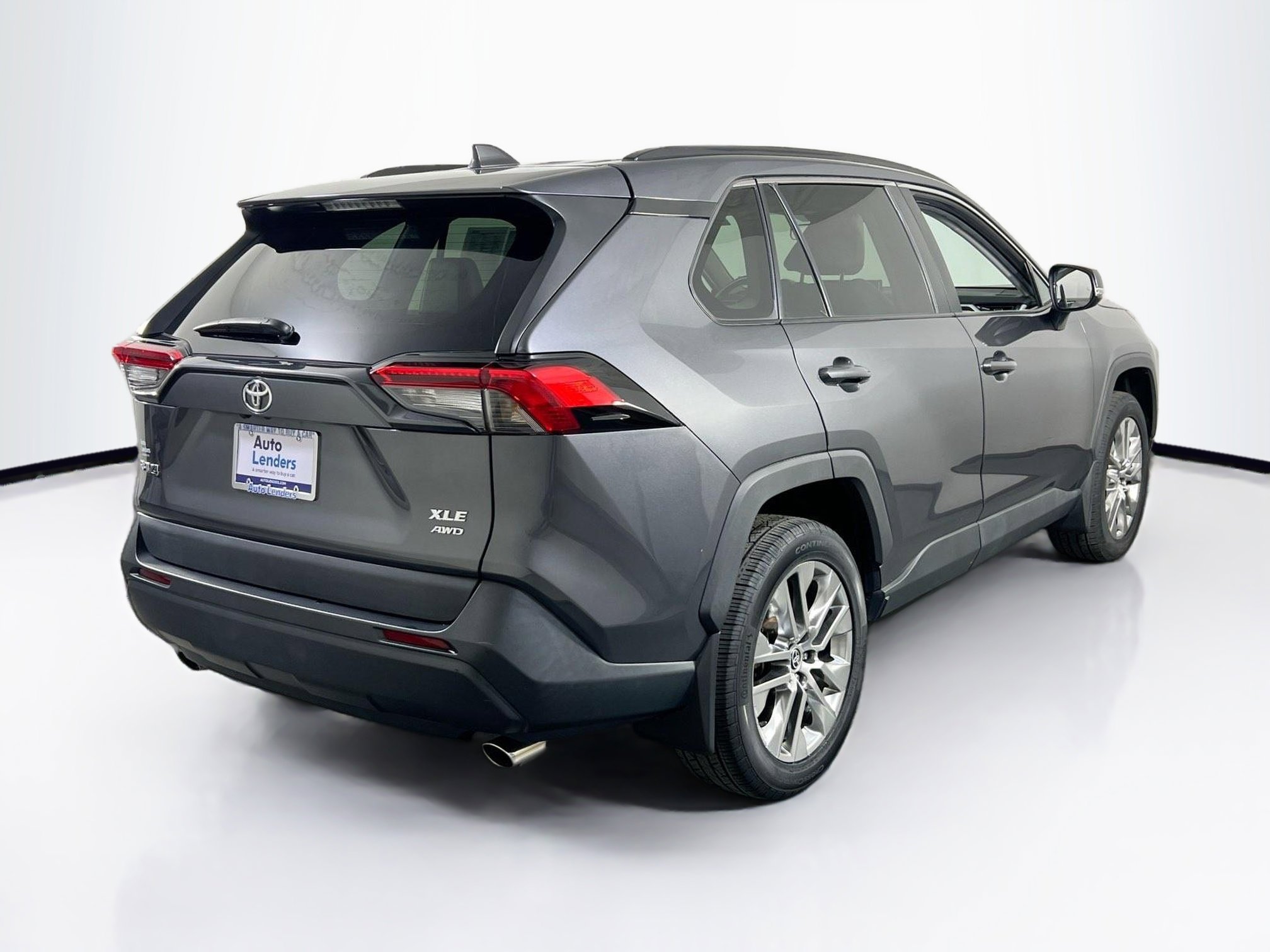 Used 2021 Toyota RAV4 XLE Premium image 5