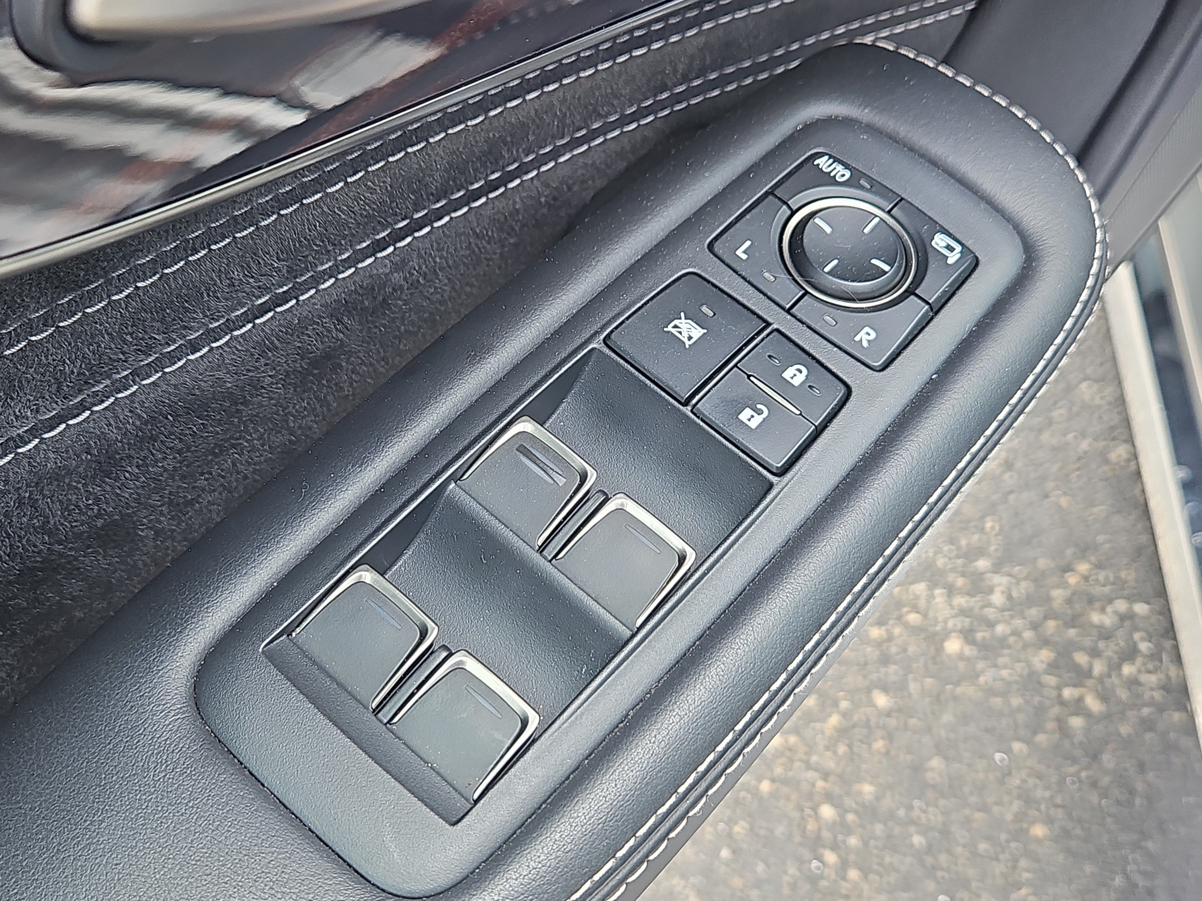 Used 2024 Lexus LS 500 AWD w/ Interior Upgrade Package image 13