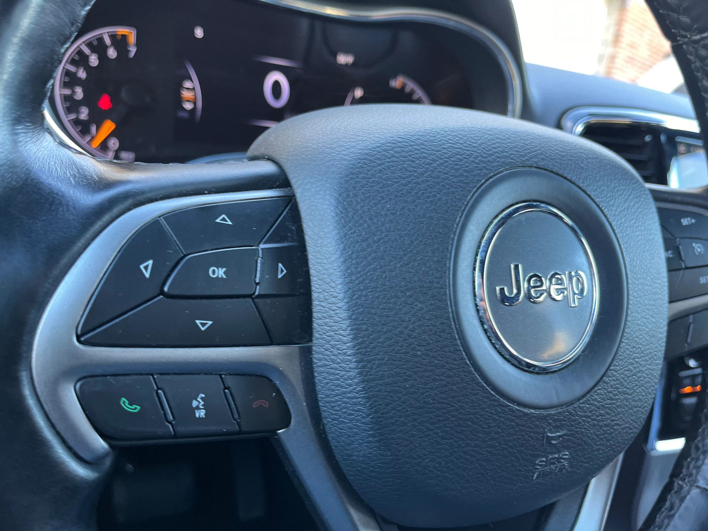 Used 2021 Jeep Grand Cherokee Laredo X image 23