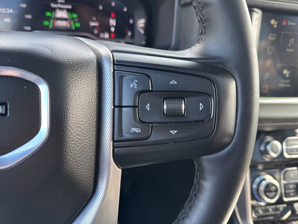 Used 2024 GMC Yukon XL Denali image 28