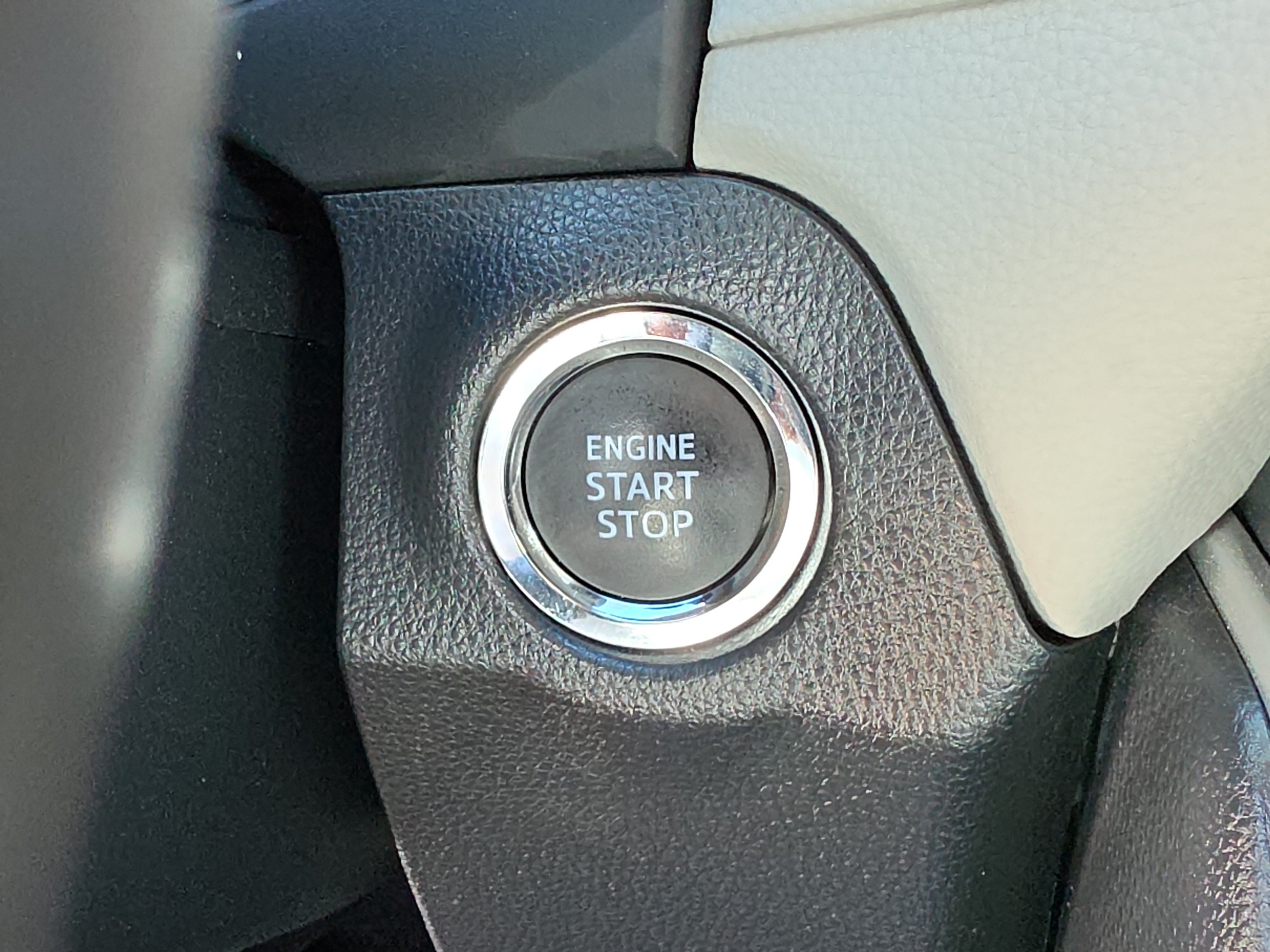 Used 2023 Toyota RAV4 XLE Premium FWD image 28