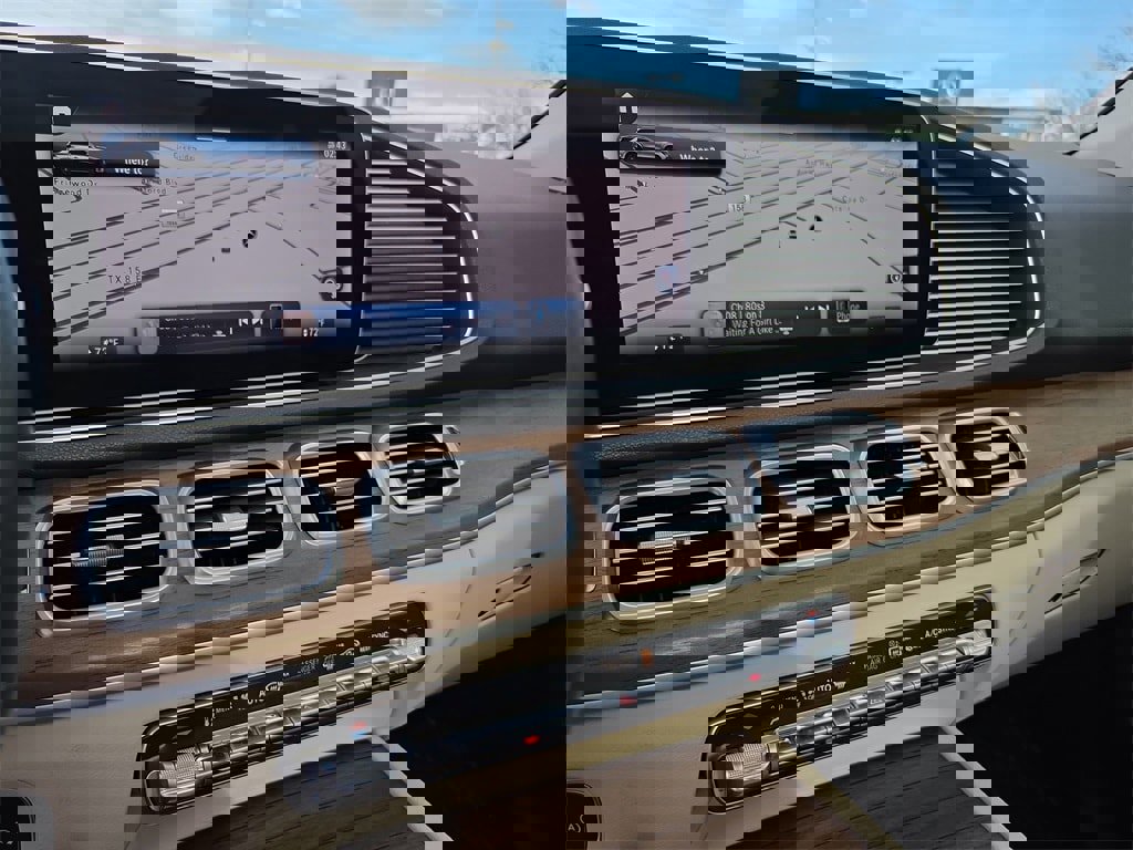 Used 2024 Mercedes-Benz GLE 450 GLE 450 Exclusive AMG Line Ni image 19