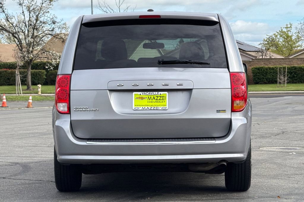 Used 2016 Dodge Grand Caravan SE image 12