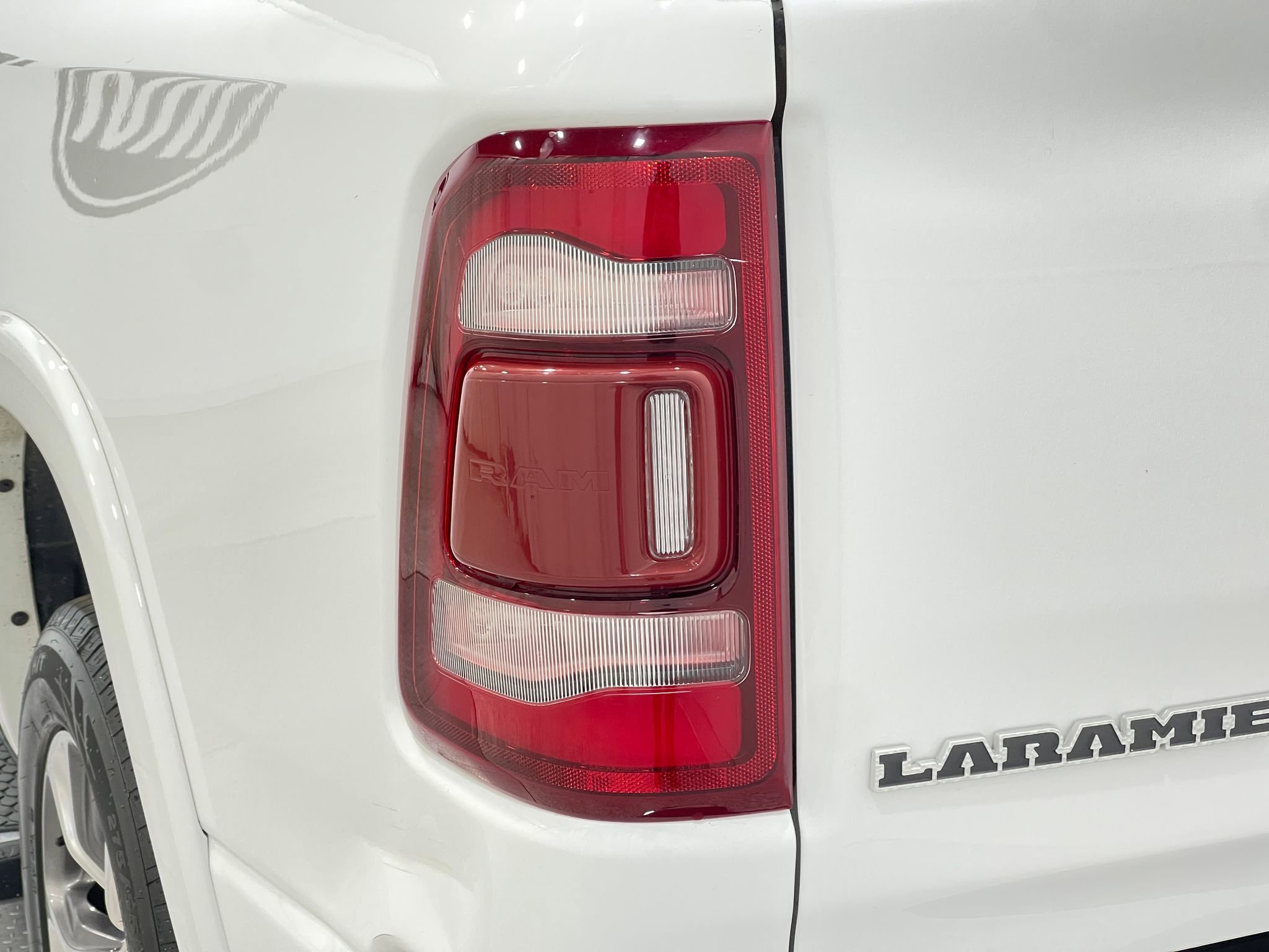 Used 2020 RAM 1500 Laramie AWD/4WD image 33