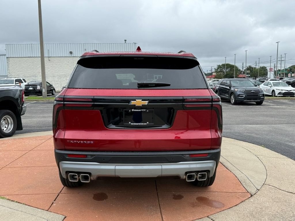 New 2026 Chevrolet Traverse LT w/ Driver Confidence Package FWD image 5