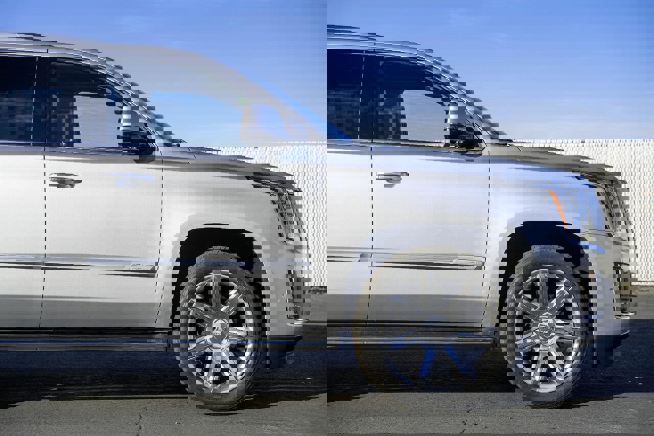 Used 2020 Cadillac Escalade Luxury image 10