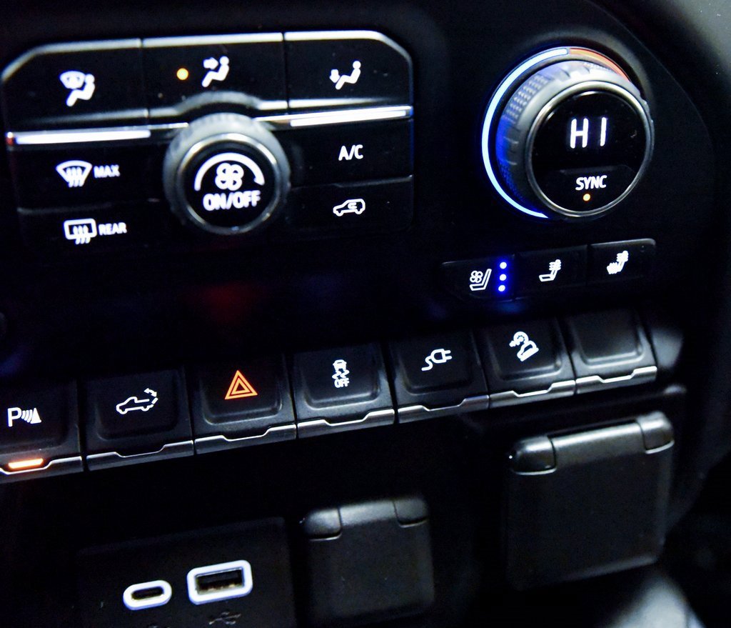 Used 2020 Chevrolet Silverado 3500 High Country w/ LPO, Dark Essentials Package image 22