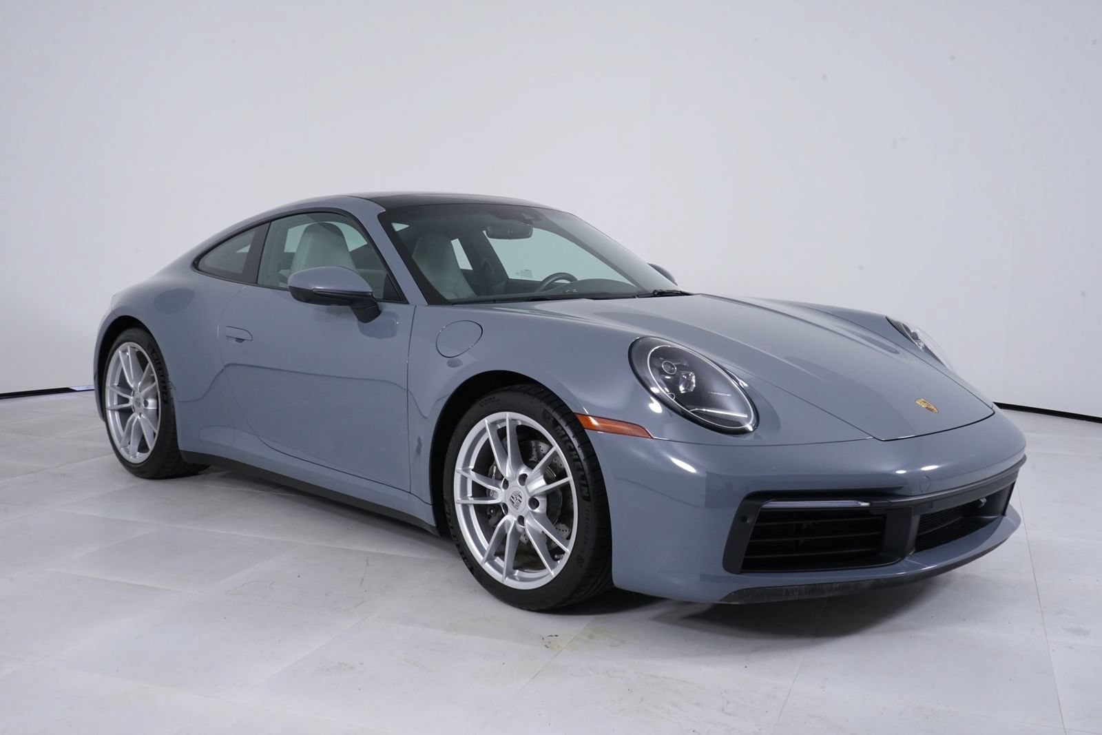 Used 2024 Porsche 911 Carrera RWD image 9