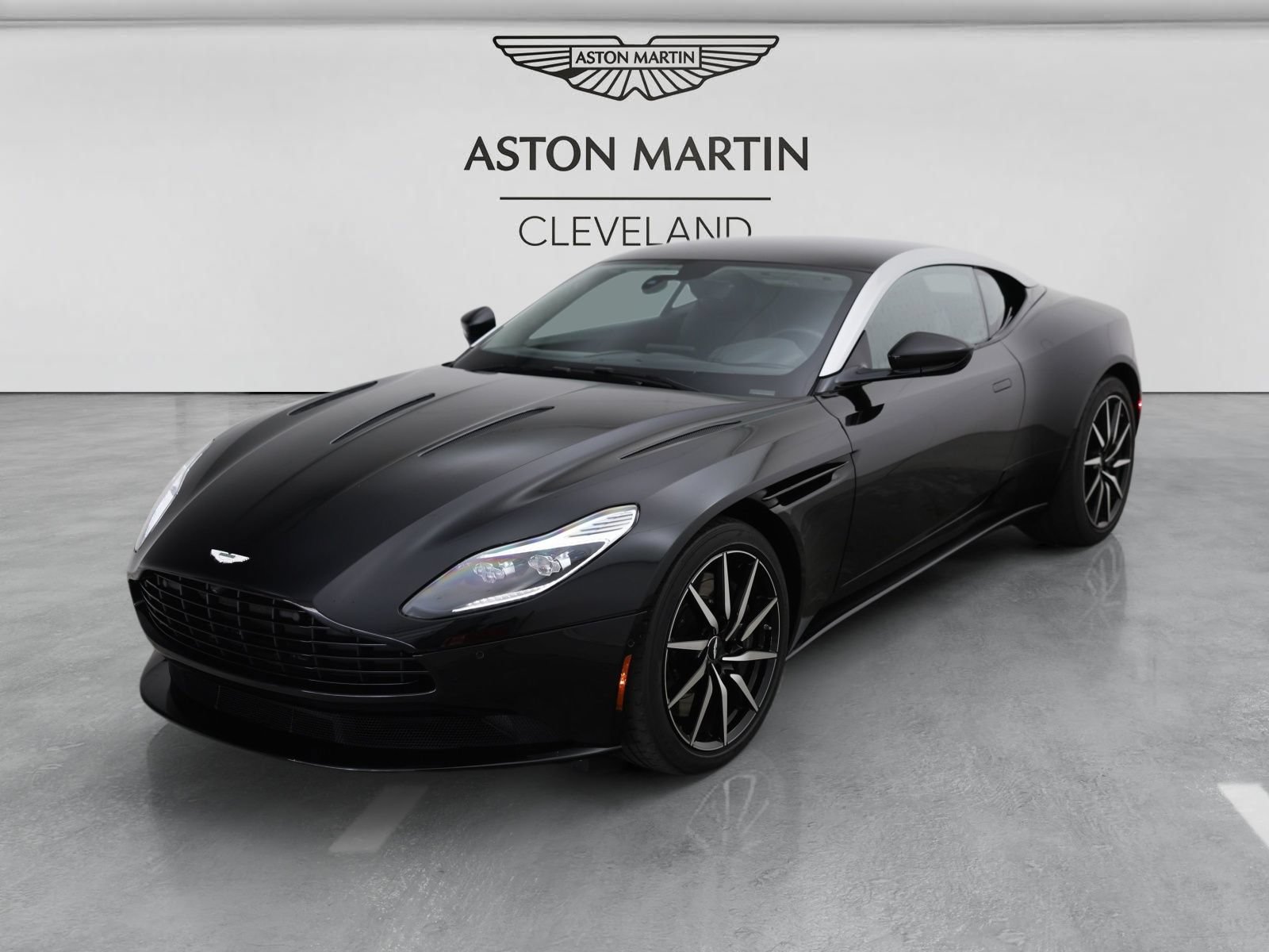 Used 2018 Aston Martin DB11 V12 RWD image 40