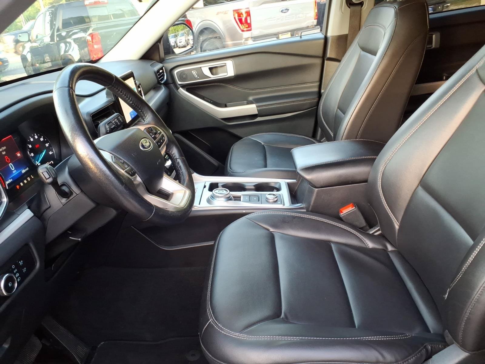 Certified 2023 Ford Explorer XLT w/ Equipment Group 202A AWD/4WD image 9